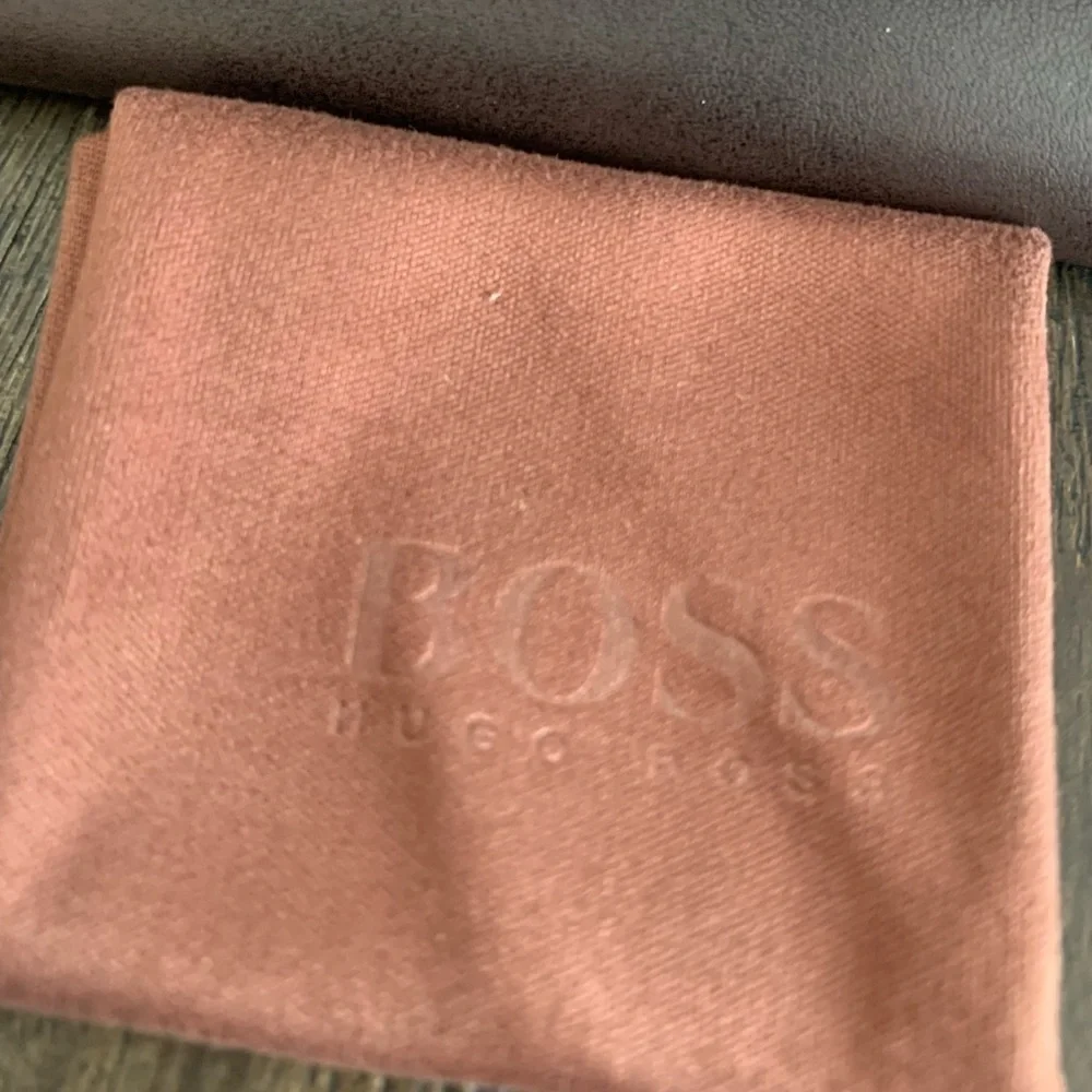 𝅺Hugo Boss sunglasses case